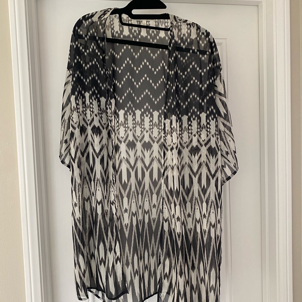 Women’s Daniel Rainn Kimono top size Medium